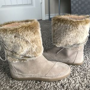Eskimo TOMS boots